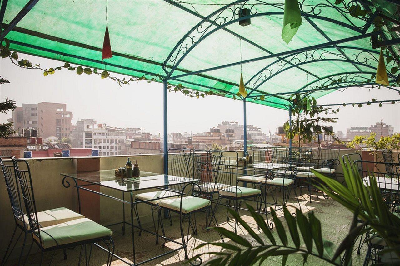 Backyard Hotel Catmandu Exterior foto